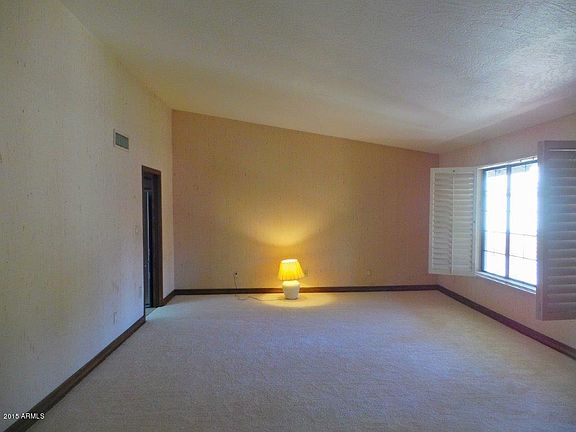 5th image of 645 W Port Royale Ln