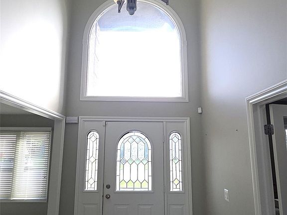 3rd image of 48259 Beacon Square Dr