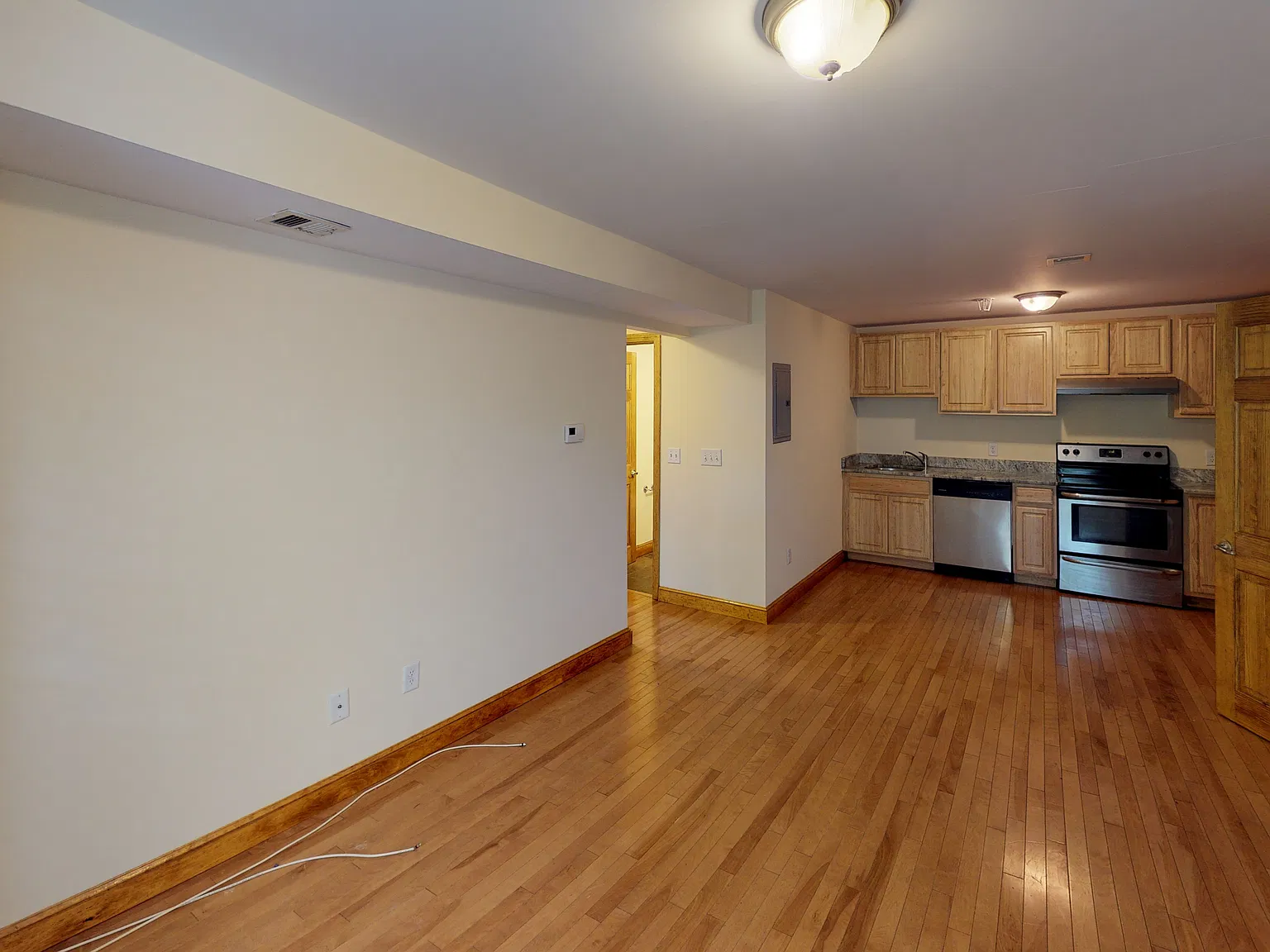 2 bed, 800 sqft, $2,185 — Photo 2
