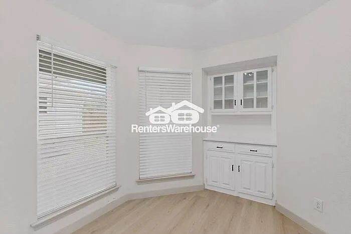 710 Worcester Ln — Photo 18
