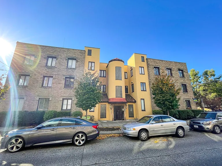 4515 Burke Ave N — Photo 24