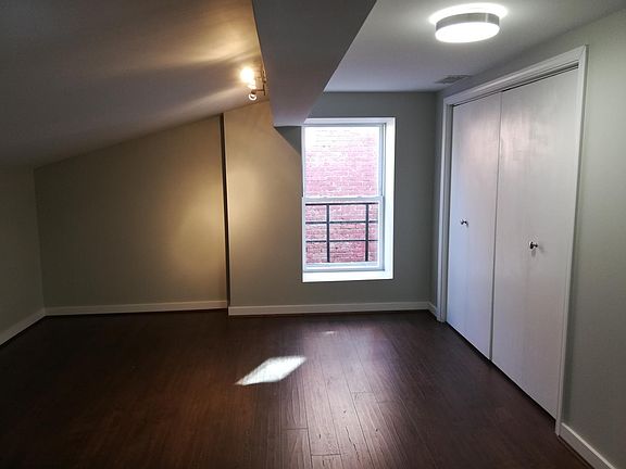 4th image of 835 Dayton St APT 3