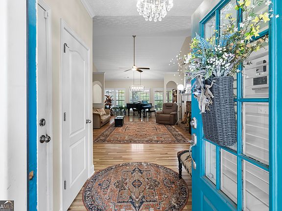 4th image of 565 Jefferson Walk Cir