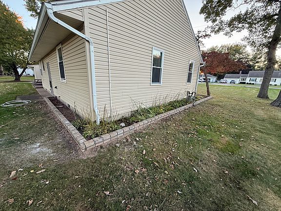 4th image of 459 S Lake St