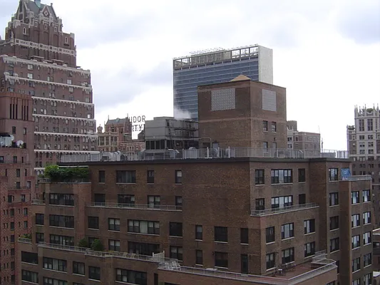 Rented by Royal Operation System | media 36