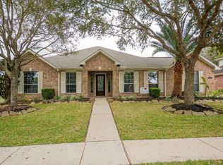 316 Willowood Dr, League City, TX 77573