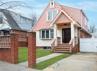 1310 154th St, Whitestone, NY 11357