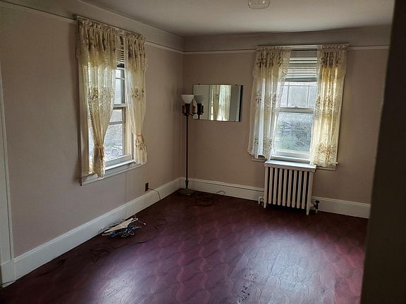 3rd image of 43 Mohican Park Ave