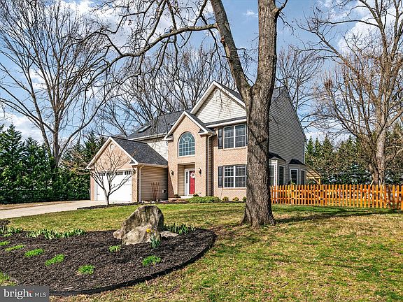 3rd image of 1616 Willow Dr