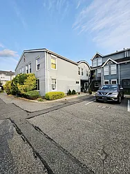 221 Pond Way