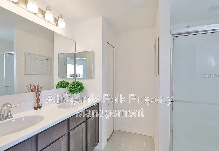 3867 Hampstead Ln — Photo 17