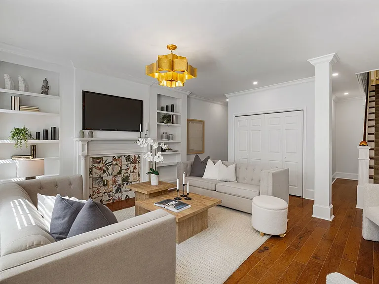 129A Bainbridge St — Photo 3