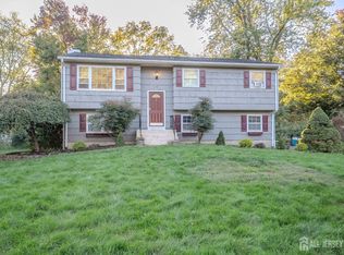 9 Oak Branch Rd, East Windsor, NJ 08512