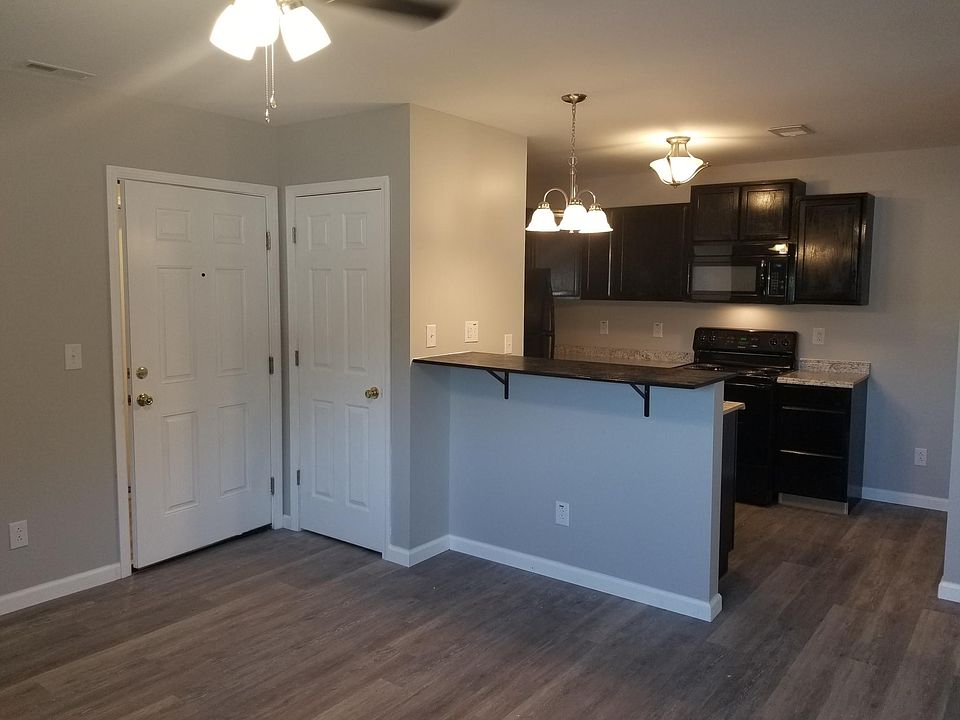 1st image of 550 Holmes St #2