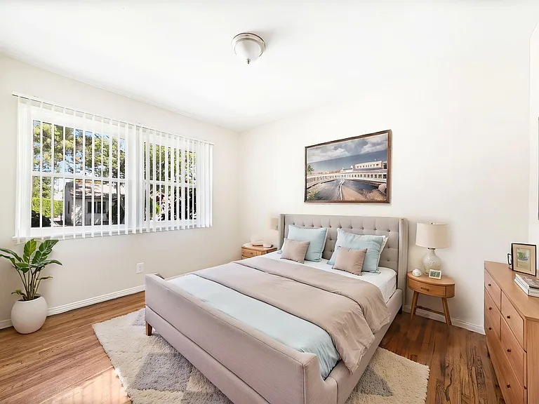 359 W Providencia Ave — Photo 12
