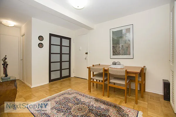 Sold by NextStopNY | media 4