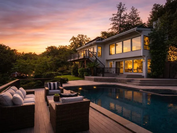 10669 Magdalena Rd, Los Altos Hills, CA 94024