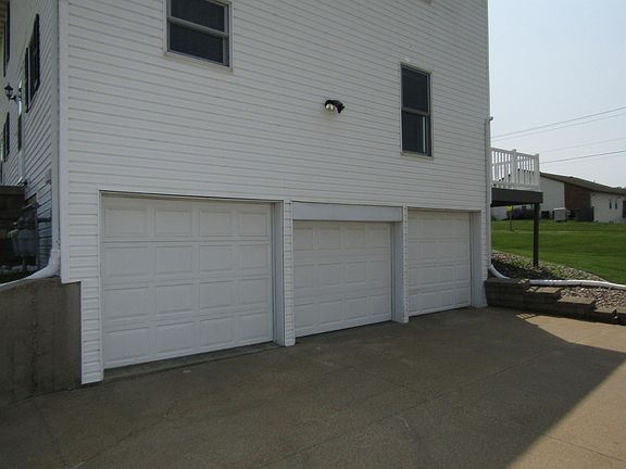 2nd image of 2215 Sunnyslope Dr APT 3