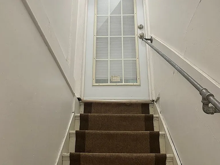207 S Sprague St — Photo 12
