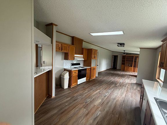 3rd image of 513 Ed Davis Rd