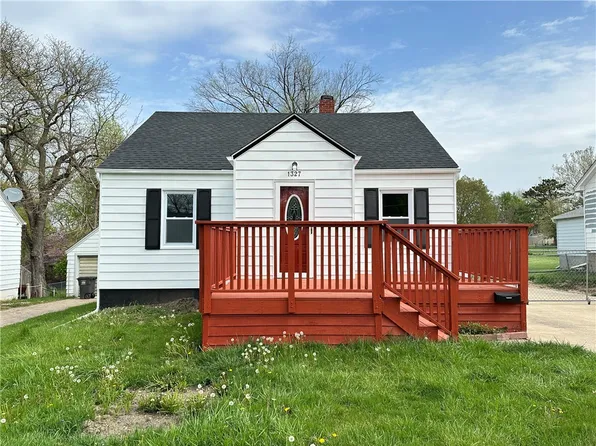 1327 Birch Ln, Des Moines, IA 50315