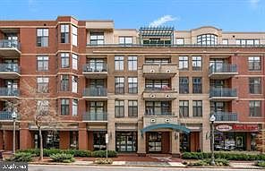 1st image of 502 W Broad St APT 210