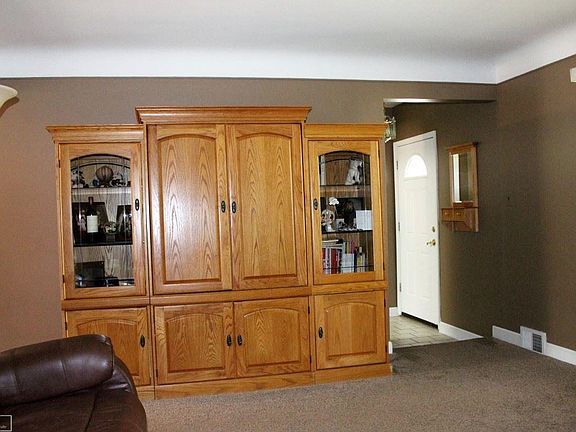 3rd image of 37357 Marion Dr