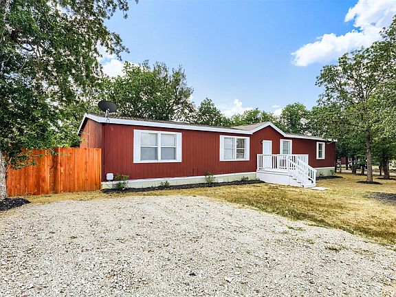 3rd image of 1017 Rosewood Dr