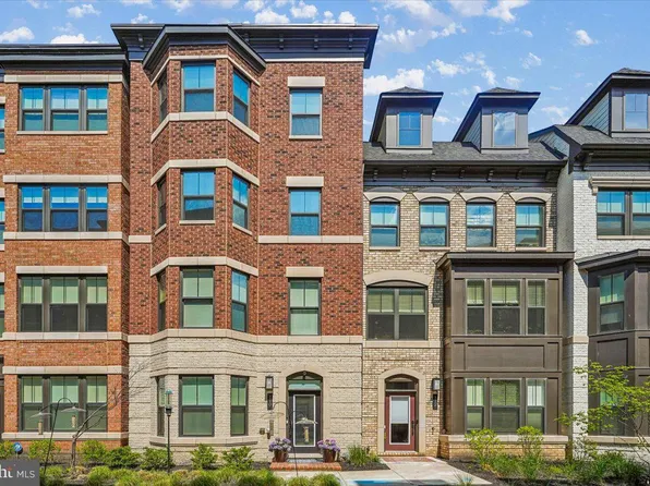 110 Market Sq NW Unit 24, Vienna, VA 22180