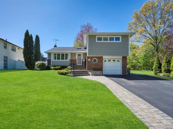 180 Radcliff Drive, East Norwich, NY 11732