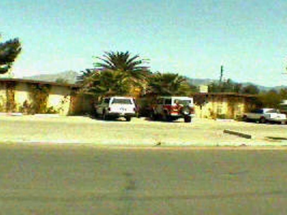 1st image of 4215 E Fairmont Ave