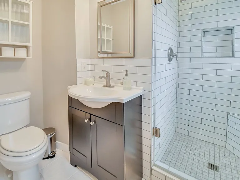 1015 Reita St — Photo 24