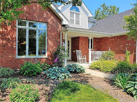3rd image of 2755 S Centurion Ln
