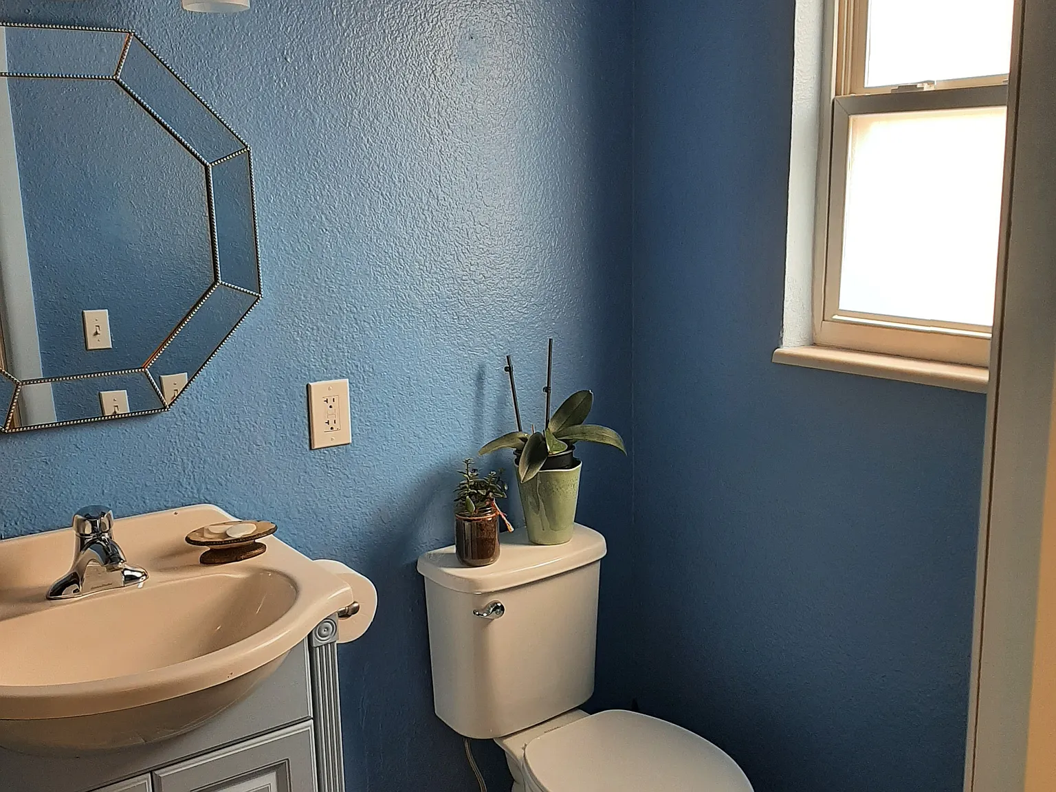 3 bed, 2080 sqft, $1,050 — Photo 4