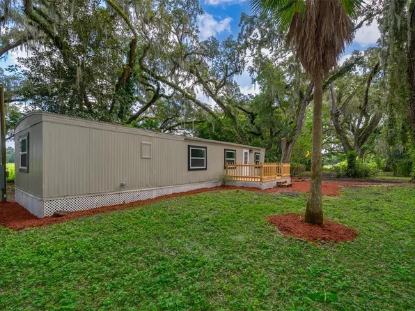 1104 SE 131st Rd, Webster, FL 33597