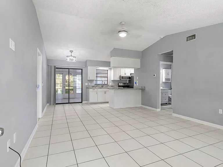 1205 S Flagler Ave — Photo 6
