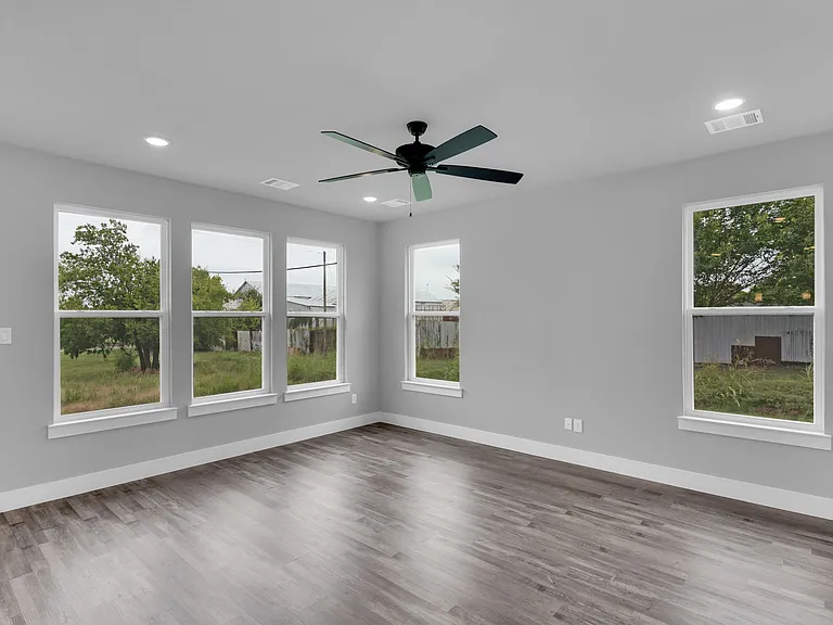 704 N Church St — Photo 13