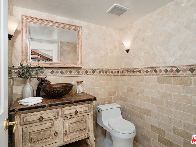 6497 Country Club Dr — Photo 23