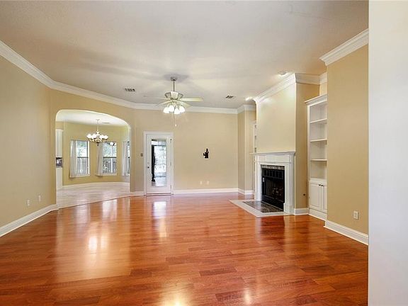 2nd image of 2115 Aryn Ln
