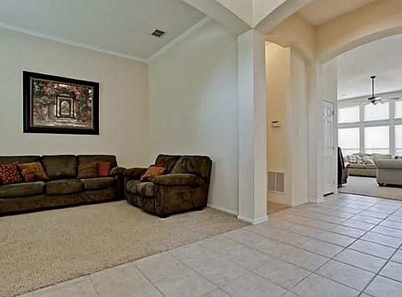 4th image of 908 Crater Lake Ct