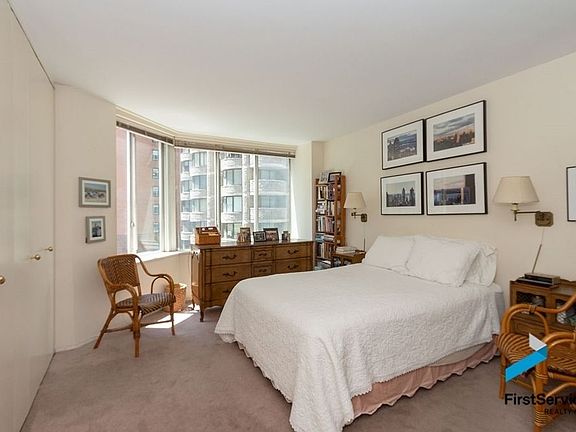 3rd image of 61 W 62nd St APT 6E