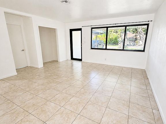 4th image of 360 NW 65TH Avenue