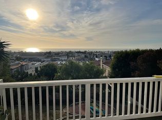 411 Hopkins St, Hermosa Beach, CA 90254