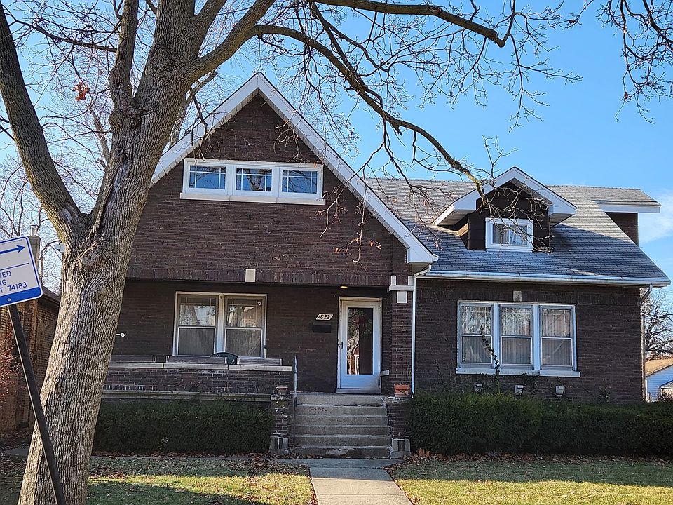 1st image of 1822 N Mulligan Ave