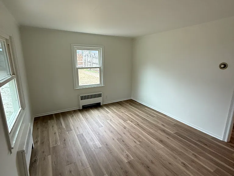 1003 William Dr — Photo 7