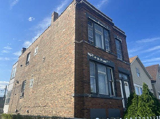 3rd image of 5013 Ogden Ave
