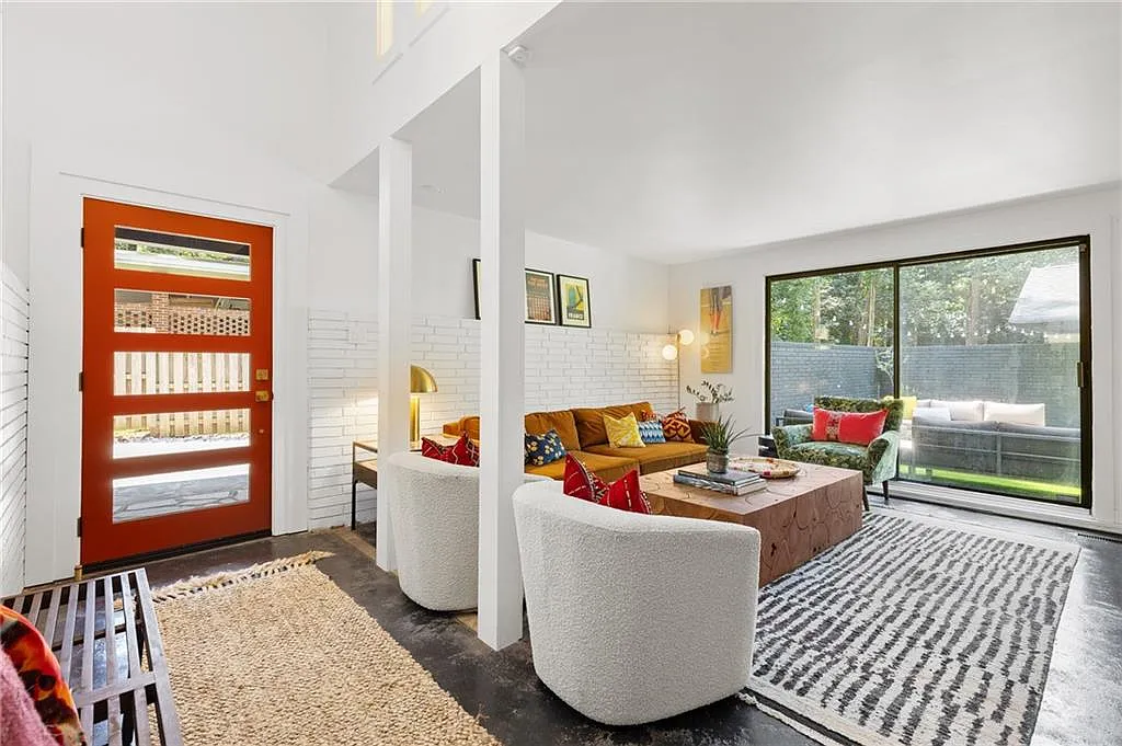 3 bed, 2.5 bath, 1820 sqft, $5,000 — Photo 4