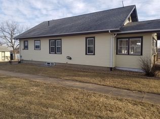 702 7th St, Deshler, NE 68340