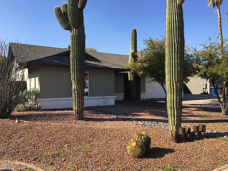 6530 S Farmer Ave — Photo 1