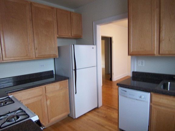 5th image of 2555 W Montrose Ave Fl 1ST